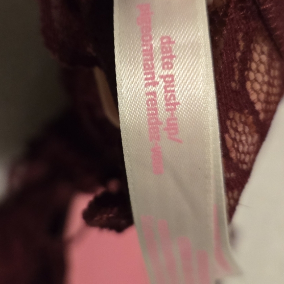Date push up bra vs pink xs - Picture 3 of 4
